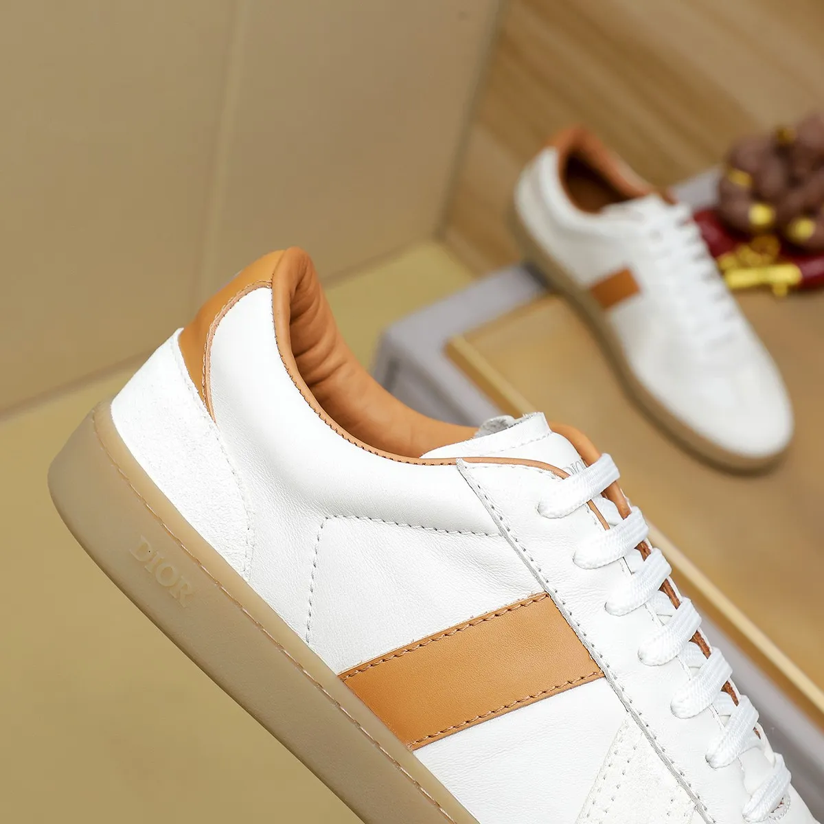 Men's clothing and shoes 💰540 💰🔥[Dior] High-end top-notch 🔝 purchasing agent 🔍🔍The latest 🇺🇸 counters are on sale simultaneously, original Italian calfskin (high-end, extravagance, and grade) with exquisite workmanship (cowhide Inner lining) Sole: Original sole provided by the original factory ⚠️Outsole. Comfortable, wear-resistant, non-slip, real-life photo🎬The real thing is more beautiful🔍Color: 4 colors available💕💕Number of yards: 39-44...